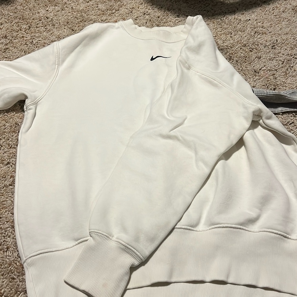 NIKE white oversized crewneck